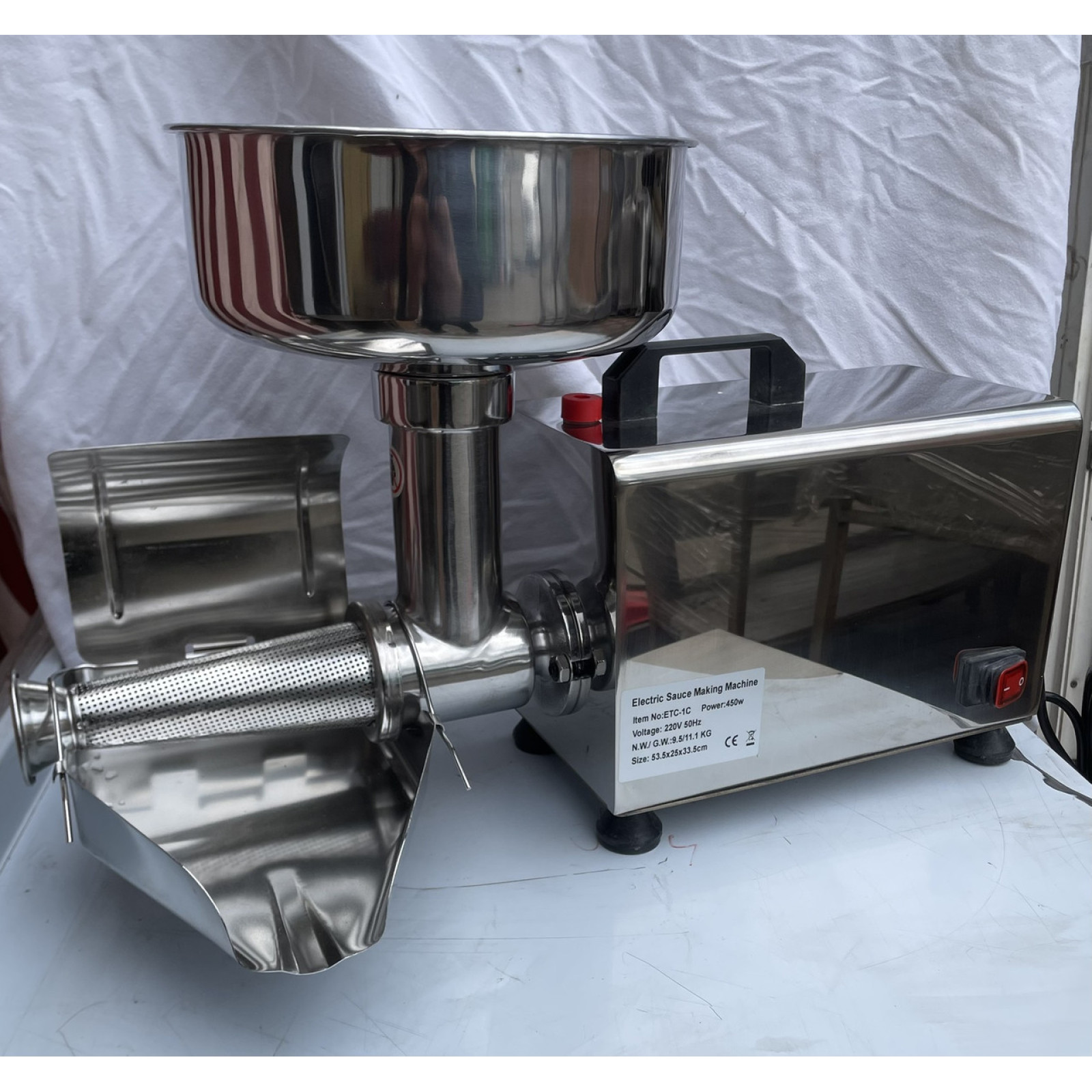 Шнековая промышленная соковыжималка для томатов Vektor ETC-1С (корпус нержавеющая сталь)