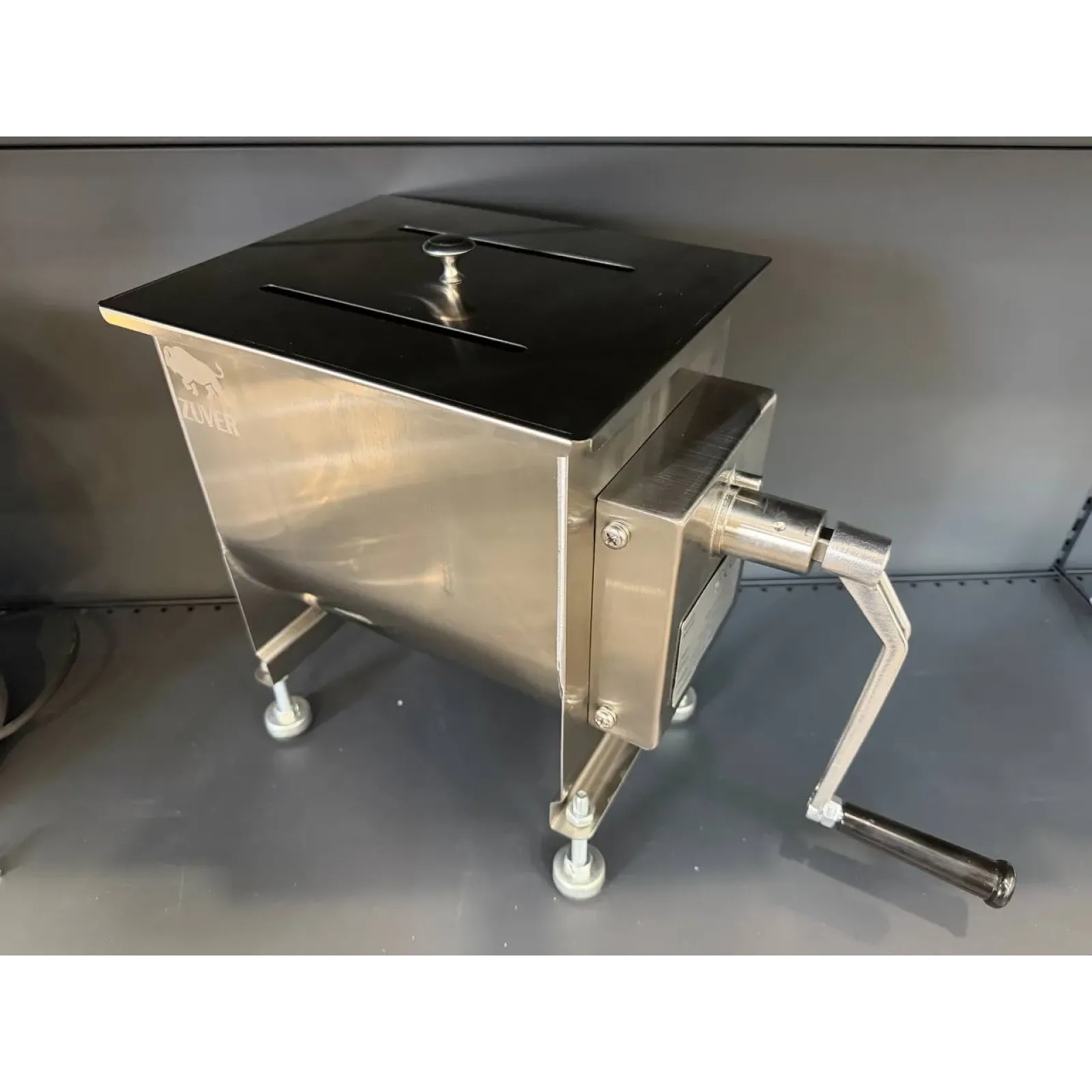 Фаршемешалка электрическая привод ZUVER Meat Mixer Electric 10-8 - 1