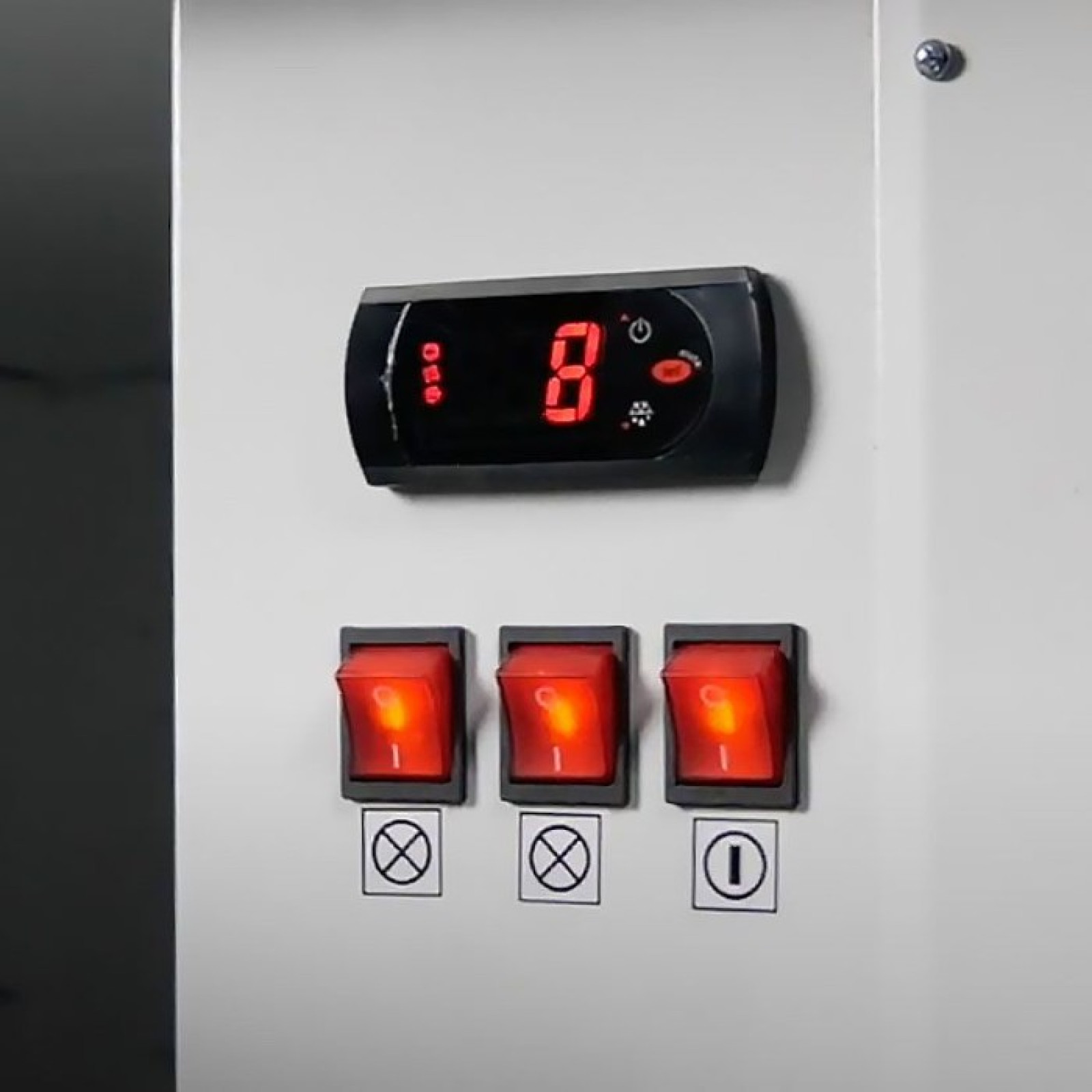 Холодильна вітрина (об'єм: 570 л) GGM Gastro KRM301N - 1