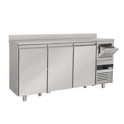 Холодильный стол для бара 2,13 m - 3 стеклянных дверей GGM Gastro BGKF216DN