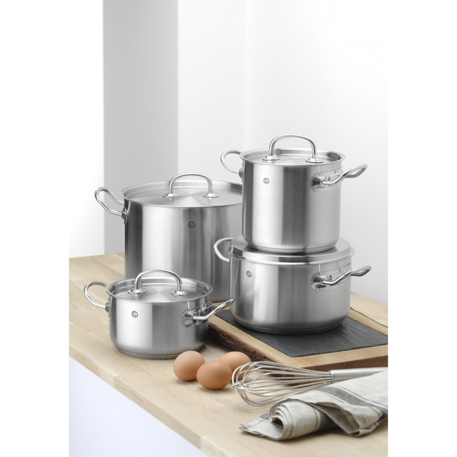Каструля середня з кришкою Kitchen Line, 1,70 л, Ø160x(H)95 мм 836101 Hendi - 1