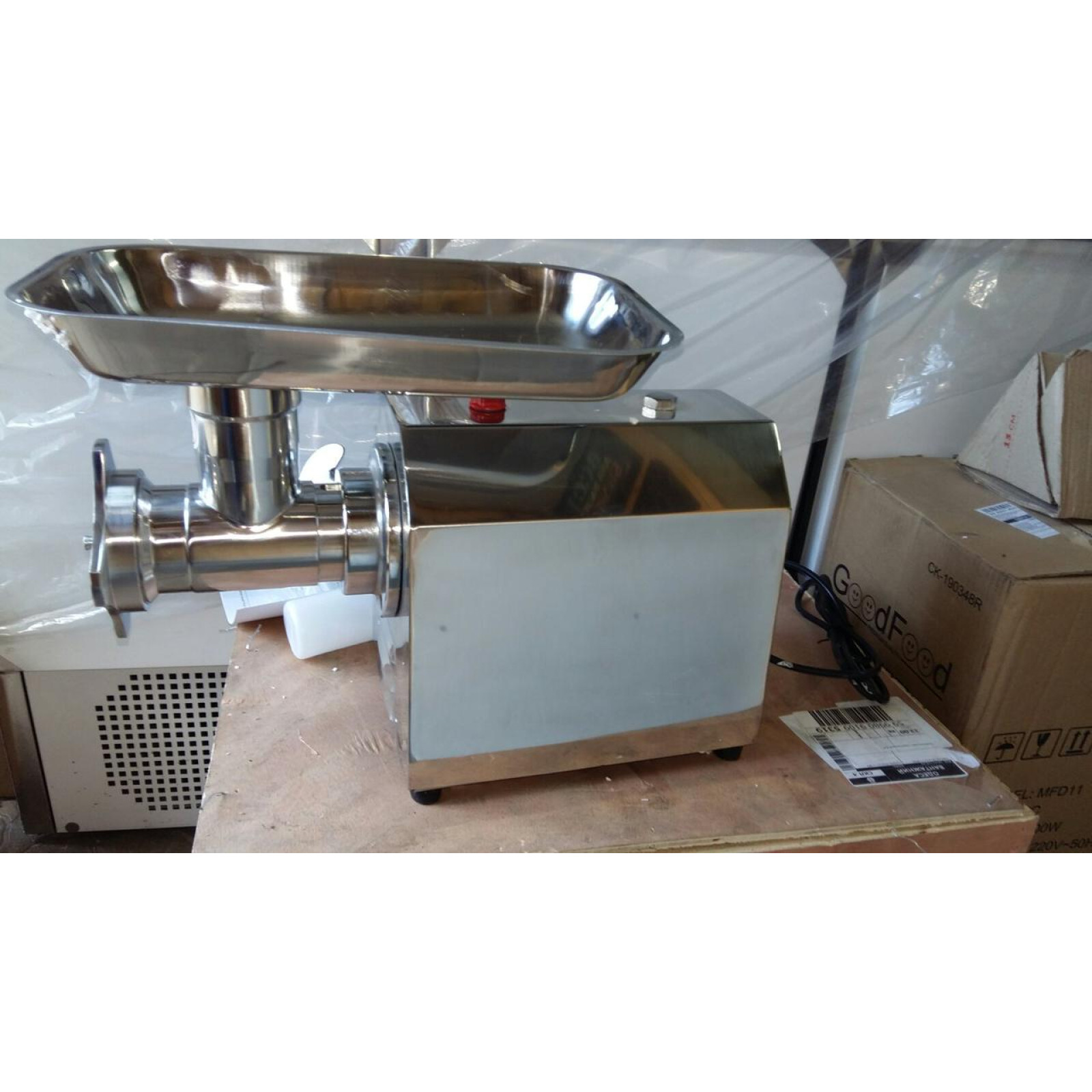 М'ясорубка професійна з реверсом Vektor TM12R 150 кг/год - 5
