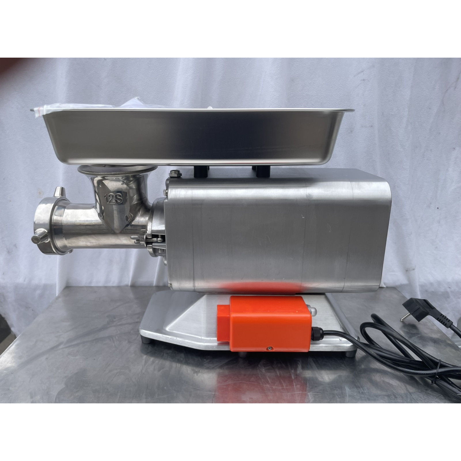 М'ясорубка промислова Vektor BL-3-22Z 1800W 200 кг/год.