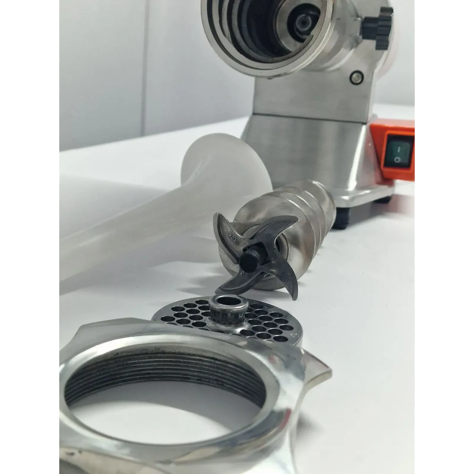 Мясорубка промышленная ZUVER 22 Grinder Profi Budget со съемной головой  - 2