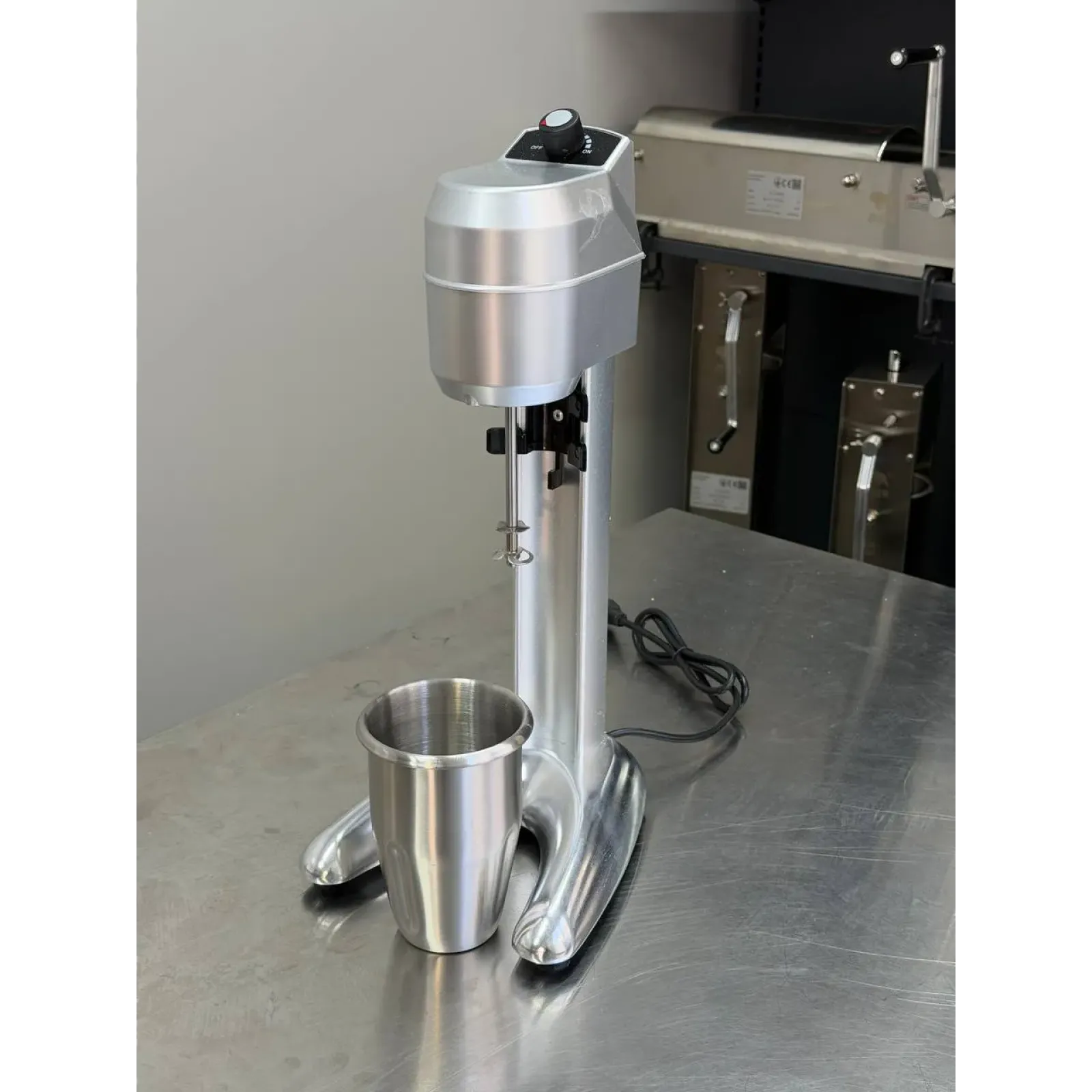 Миксер для молочных коктейлей GGM Gastro SPMET1 300 Вт - 3