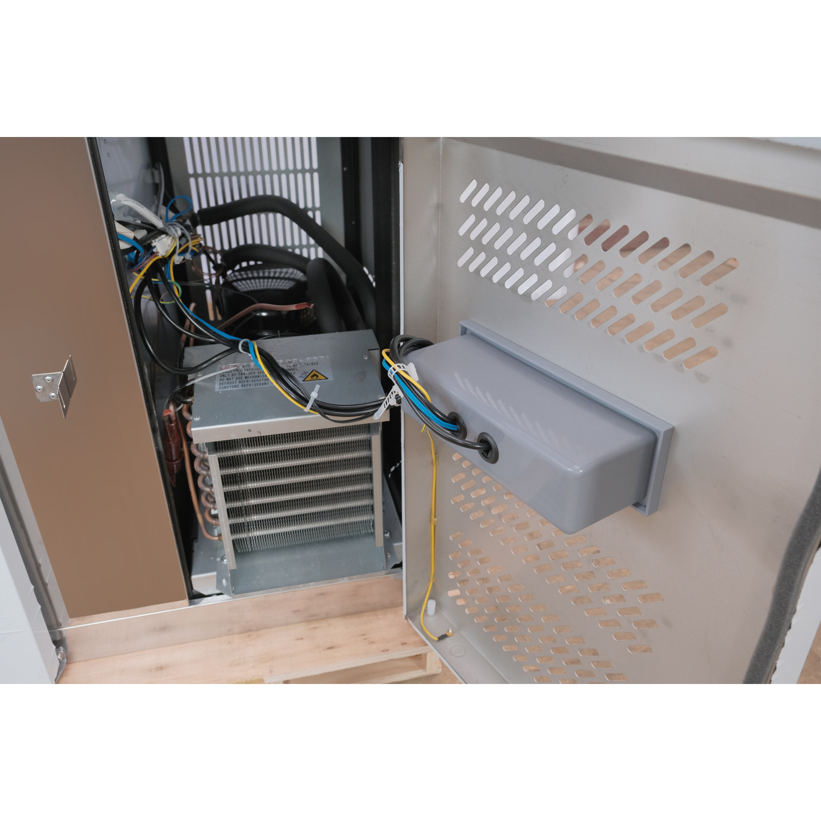 Стол холодильный GoodFood GF-GN2110TN-HC два ящика - 1